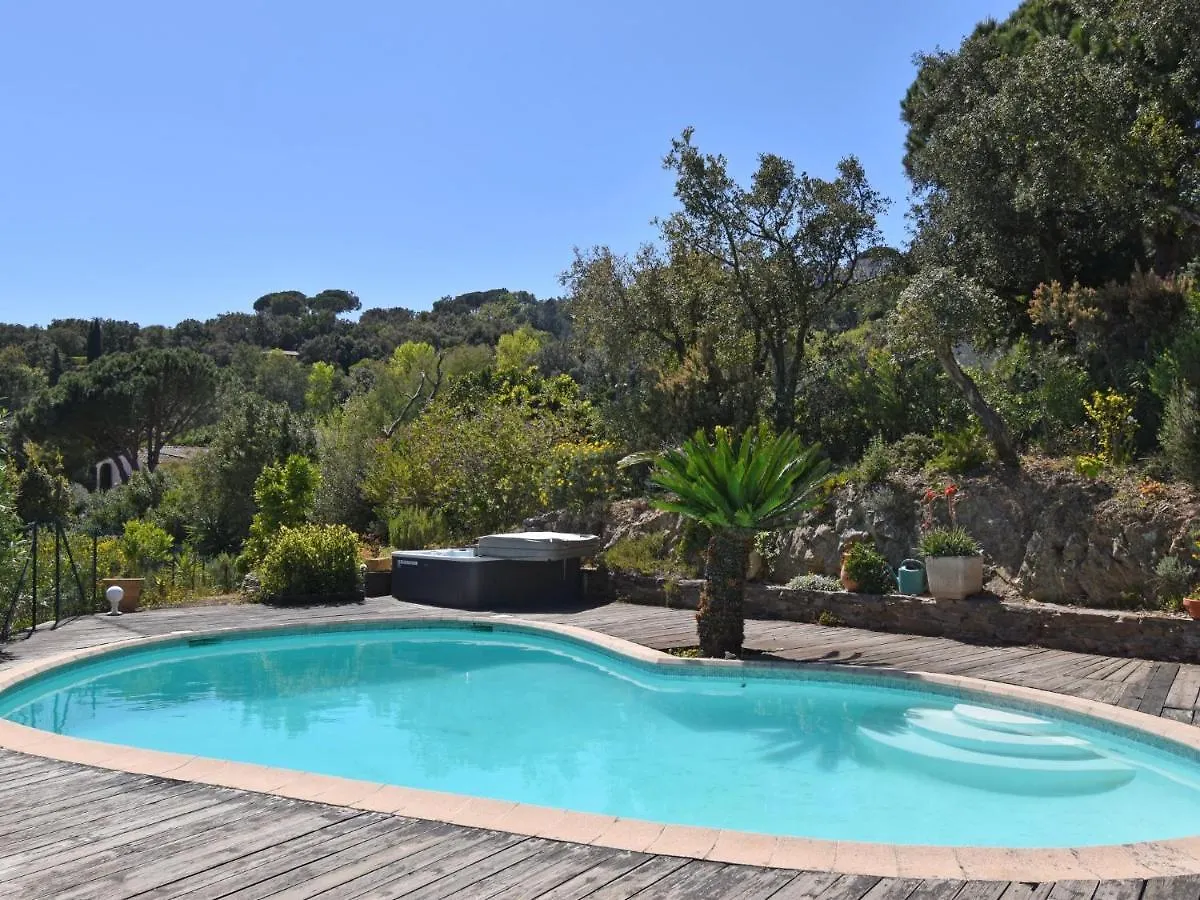 Vue Jardin Villa Sainte-Maxime 0*,  Frankrike
